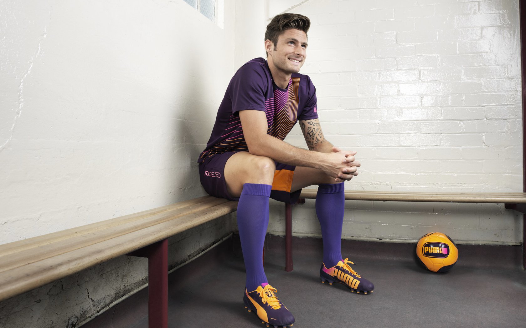 Uzi巅峰对决，西亚卡姆与40激战巴塞罗那分钟，惊险取胜胜负难料！